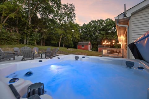 Enjoy the ambiance of the outdoors in style!