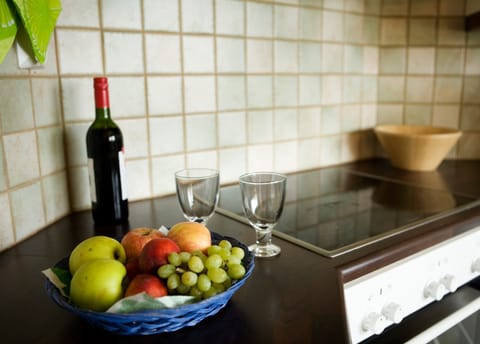 Family Villa, Bay View | Private kitchen | Oven, stovetop, dishwasher, electric kettle