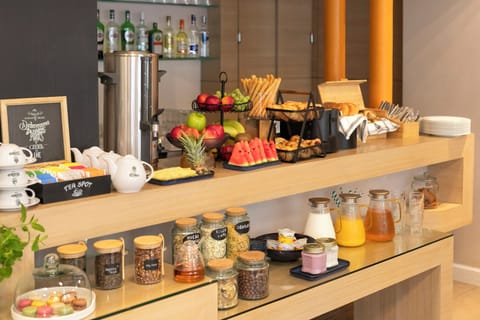 Daily buffet breakfast for a fee