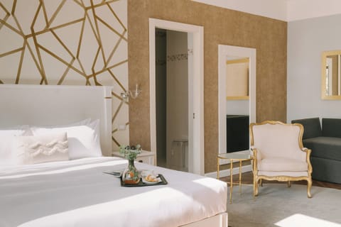 Superior Triple Room | Minibar, individually furnished, bed sheets