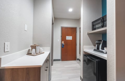 In-room safe, desk, laptop workspace, iron/ironing board