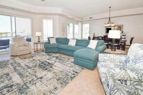 Harbor Landing 104A - Living Area
