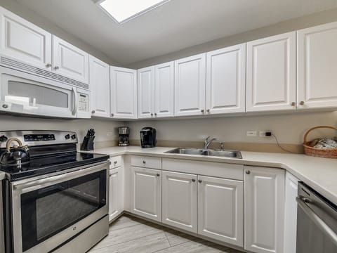Kitchen with Stainless Steel Appliances at 2206 SeaCrest
