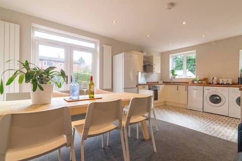 Big Open plan kitchen dining area that seats up to 11 guest 