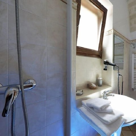 Double Room, Patio (Gelso) | Bathroom | Shower, free toiletries, hair dryer, bidet