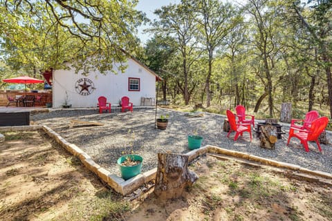 Pottsboro Vacation Rental Home | 2BR | 1BA | 800 Sq Ft | Step-Free Access