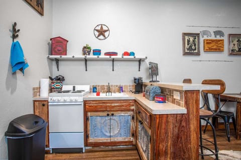 You're in the heart of Bandera, where there are tons of great dining options, but there's also a full kitchen here if you'd like to dine in.