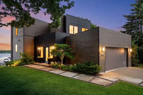Villa (4 Bedrooms) | Front of property
