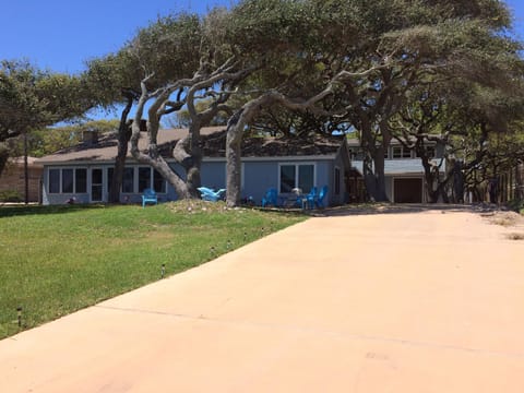 Great front yard for enjoying the view of the ocean, or room for kids to run.