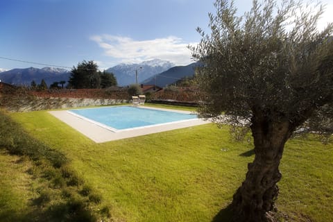 Lenno Terraze Spese –Our apartment located next to the pool!