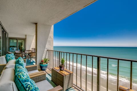 Arcadian 12CD large balcony with direct ocean views
