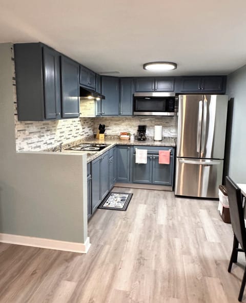 2 Queen Beds, Family Basement Apartment | Private kitchen | Cookware/dishes/utensils, cleaning supplies