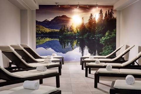 Sauna, steam room