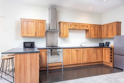 2 bedrooms, individually decorated, individually furnished