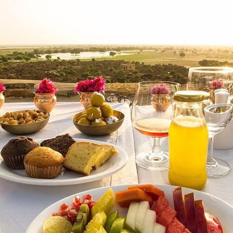 Daily buffet breakfast for a fee