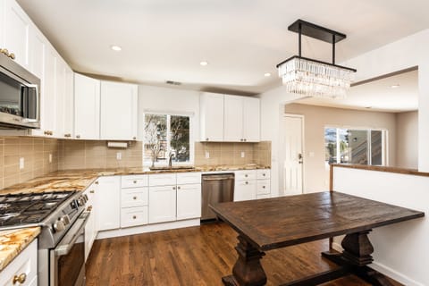 Kitchen (with table before the chairs were delivered)