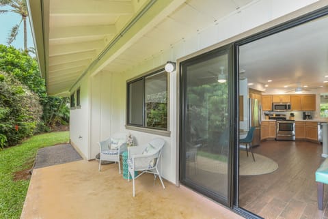2nd lanai, off 2nd dining area, perfect for morning coffee or afternoon drink