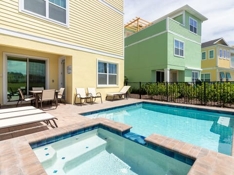 Private Pool & Hot Tub