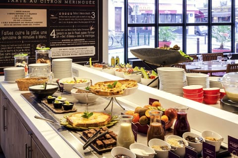 Daily buffet breakfast (EUR 13.9 per person)
