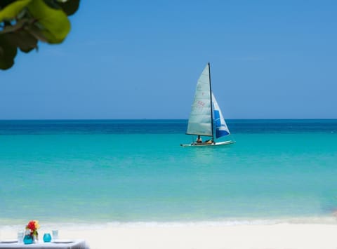 Private beach, white sand, beach bar