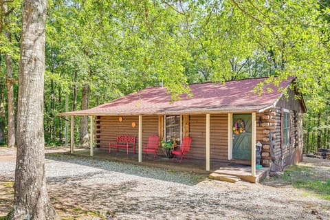 Murfreesboro Vacation Rental | 2BR | 1.5BA | 960 Sq Ft | 3 Steps to Enter