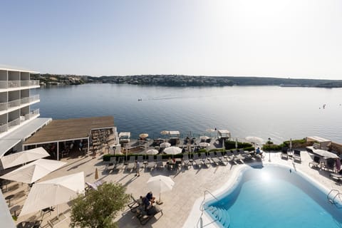 Seasonal outdoor pool, pool umbrellas, sun loungers