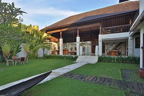 Georgeous 4 Bed Villa Near Beach,Canggu;