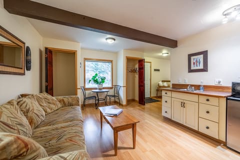 Room, 1 King Bed, Non Smoking | Memory foam beds, individually decorated, individually furnished