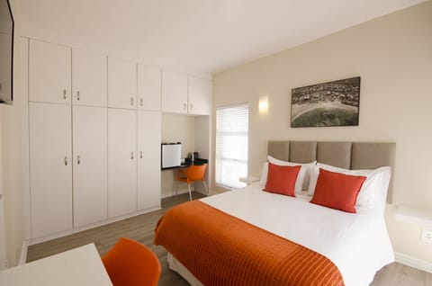 Double Room | 1 bedroom, desk, laptop workspace, iron/ironing board