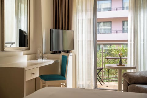 In-room safe, individually decorated, individually furnished, bed sheets