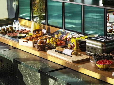 Daily buffet breakfast (EUR 13.50 per person)