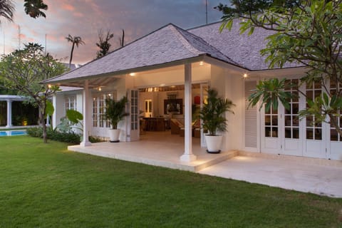 Caribbean Style Villa Seminyak 8 bedroom