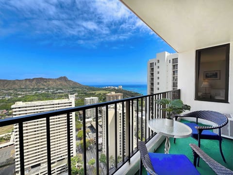 Sip your morning coffee with front-row seats to breathtaking ocean and Diamond Head mountain views from your private, high-rise balcony.