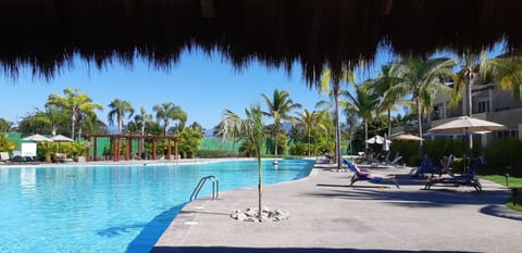 2 large beautiful pools onsite!