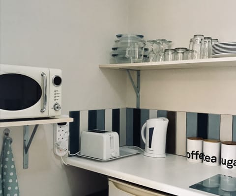 Classic Studio Suite, 1 Bedroom | Free WiFi, bed sheets