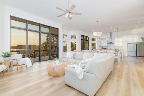 12FT Ceilings Open Floor Plan - Hosted by LakeGastonVacationHomes