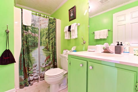 Egyptian cotton sheets, premium bedding, pillowtop beds