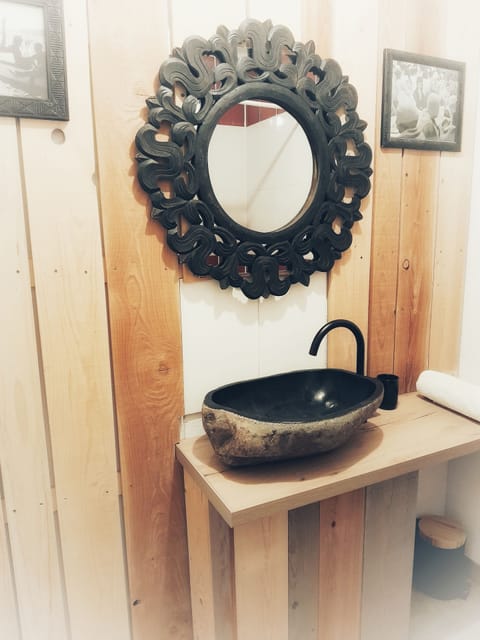 Apartment, 1 Double Bed, Lake View (L'échappée Belle) | Bathroom | Shower, rainfall showerhead, free toiletries, hair dryer