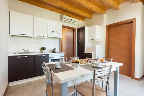 Apartment, 1 Bedroom (5 pax) | Private kitchen