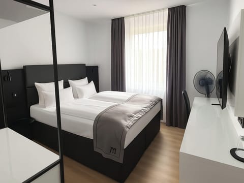 Free minibar, desk, iron/ironing board, free WiFi