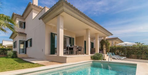 Beautiful villa with pool