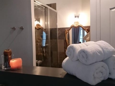 Premium Apartment, Private Bathroom, City View (CHAMBORD) | Bathroom