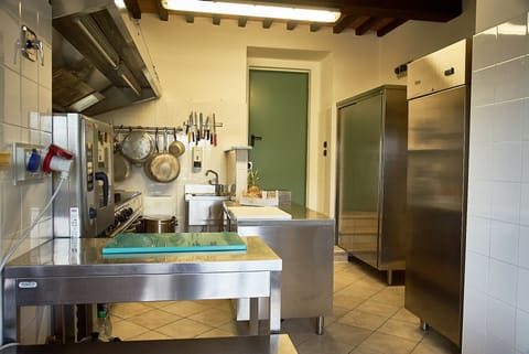 Room, Property, Interior Design, Building, Architecture, Ceiling, House, Kitchen, Furniture, Real Estate