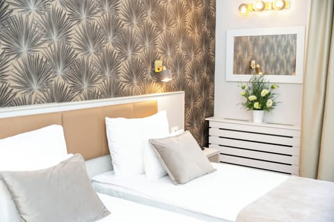 Classic Double or Twin Room (LUX) | Minibar, in-room safe, desk, blackout drapes