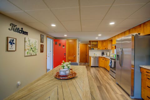 Large eat-in kitchen, seating for 8.