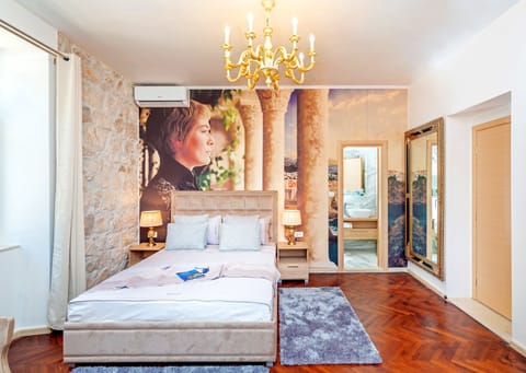 Deluxe Double Room | Individually decorated, individually furnished, desk, iron/ironing board