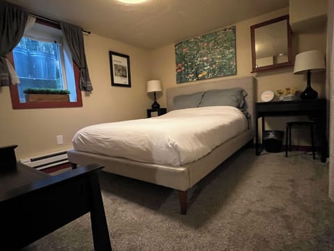 Queen cozy memory foam main bedroom