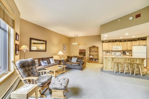 Condo, 2 Bedrooms | Living room | TV