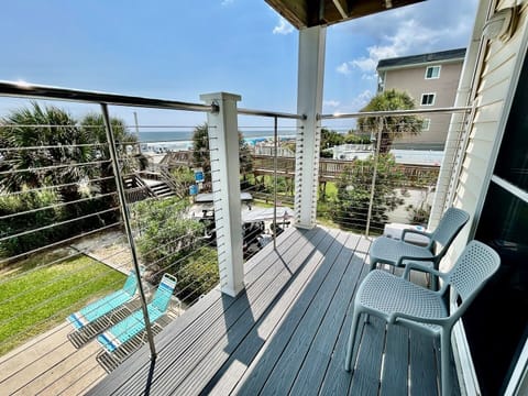 Condo, 2 Bedrooms | Property grounds