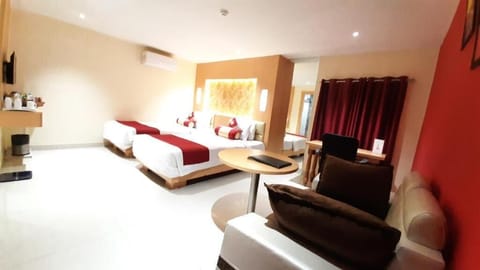 Blackout drapes, WiFi (free), bed sheets